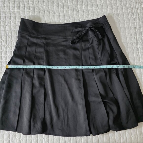 Karl Lagerfeld Paris Black Pleated Skirt Size 8 - Picture 7 of 7